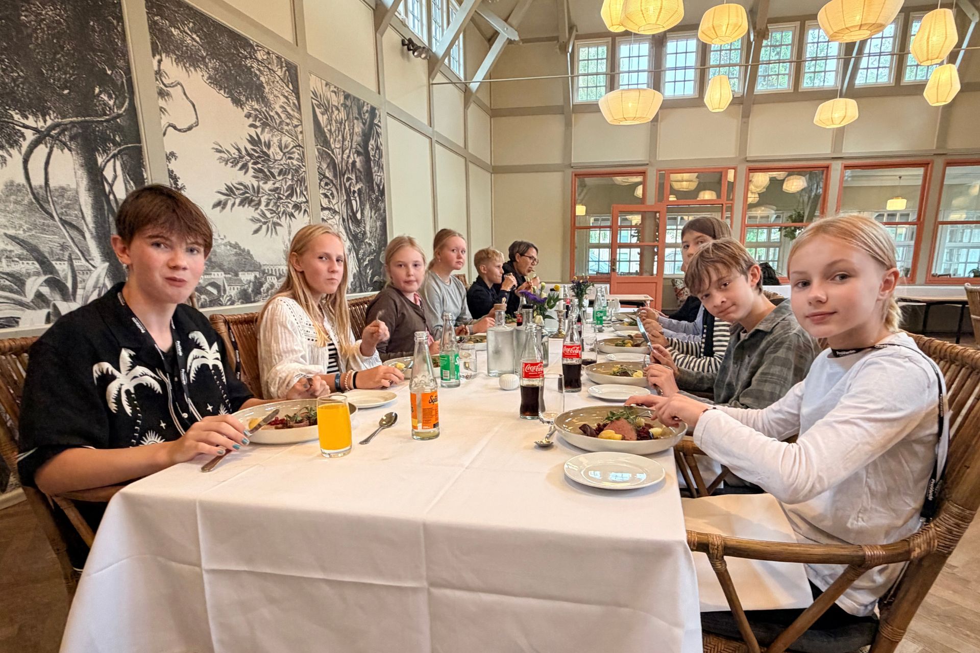 Eleverne er klar til spisning. Foto: PR
